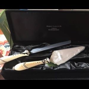 Mr and Mrs Serving set